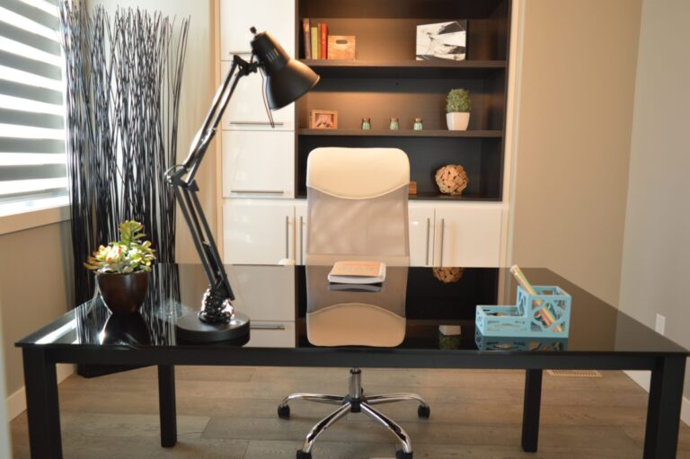 Read more about the article Got a Home Office? Decorate it With These Tips